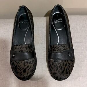 Dansko Olena Calf Hair  Black & Brown Cheetah Print Loafers, size 38